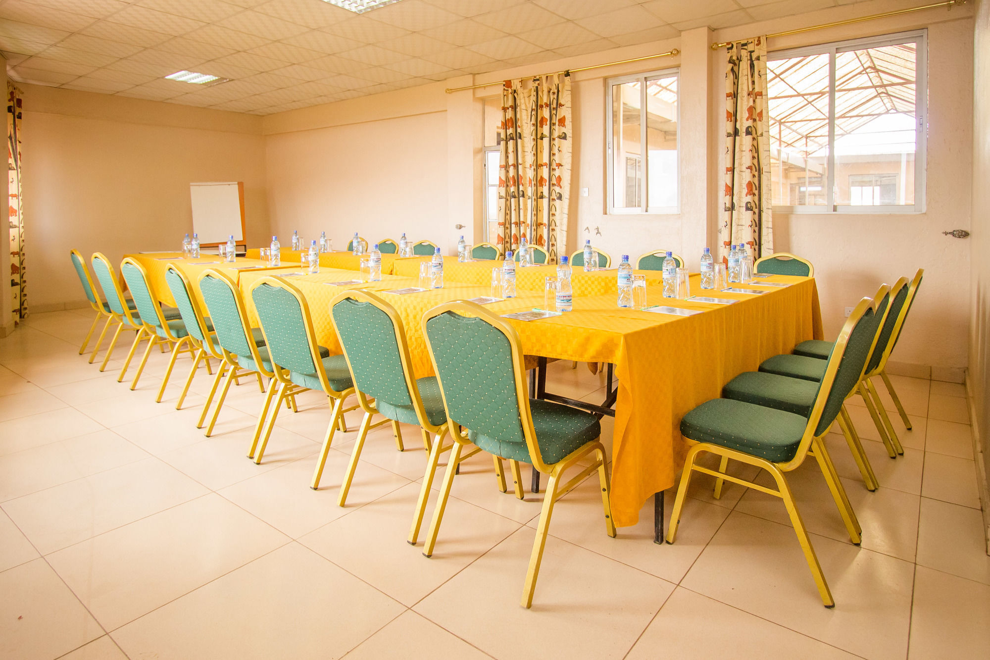 Eland Safari Hotel 尼耶利 外观 照片